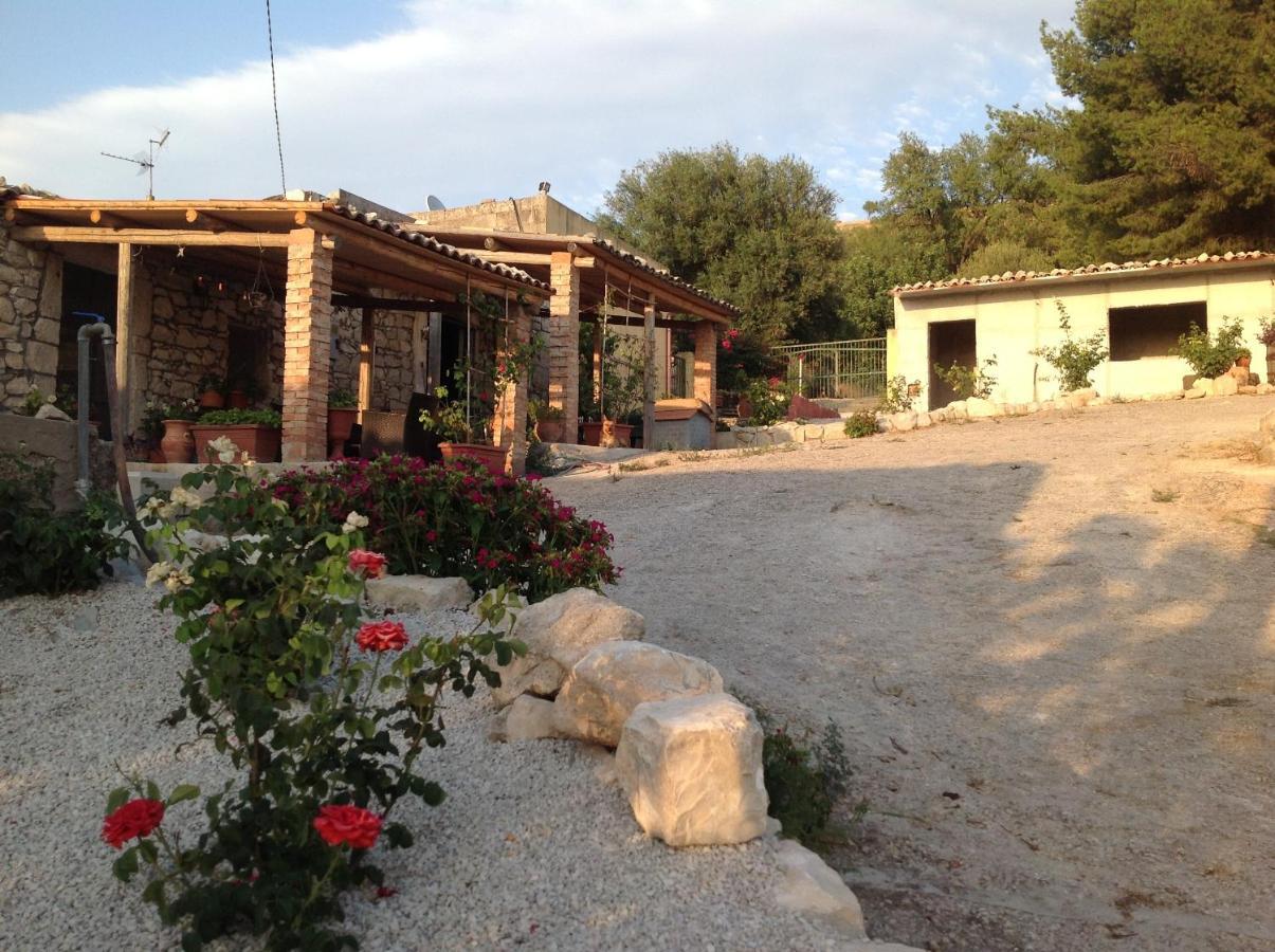 Vento Del Sud Guest House Chiaramonte Gulfi Exterior photo