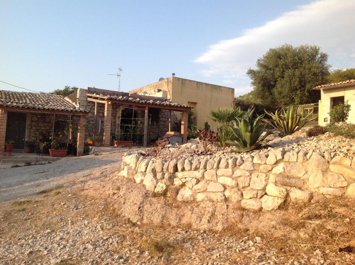 Vento Del Sud Guest House Chiaramonte Gulfi Exterior photo