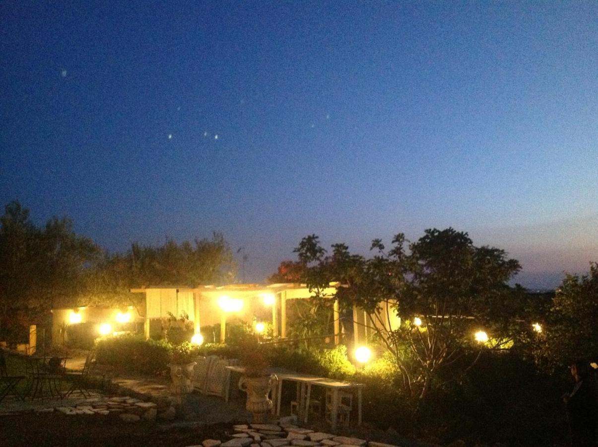 Vento Del Sud Guest House Chiaramonte Gulfi Exterior photo