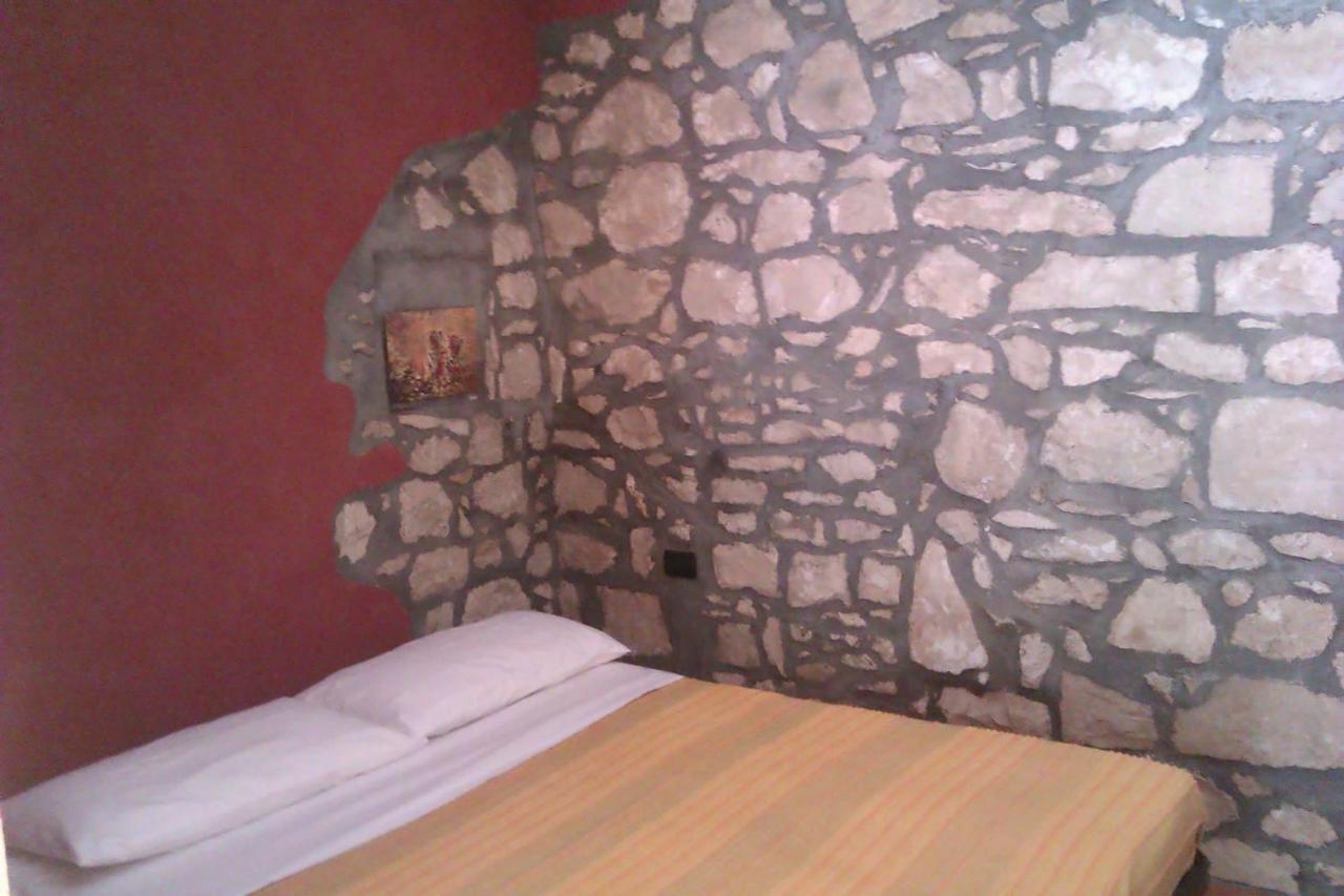 Vento Del Sud Guest House Chiaramonte Gulfi Exterior photo