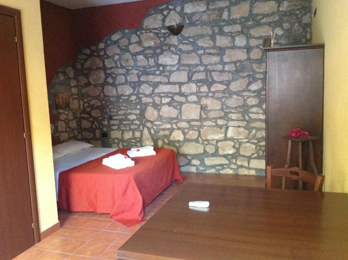 Vento Del Sud Guest House Chiaramonte Gulfi Exterior photo