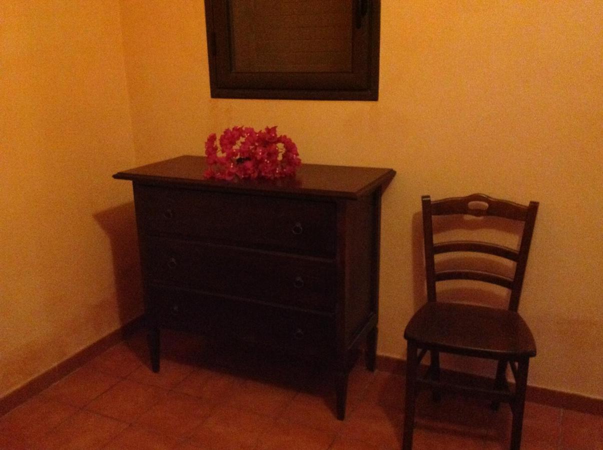 Vento Del Sud Guest House Chiaramonte Gulfi Room photo